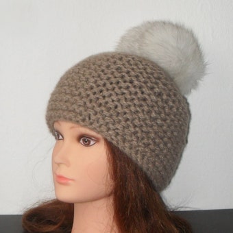 Chunky Cashmere Knit Beanie WITH or WITHOUT pompom/ Cashmere Bobble Hat/ Winter Essential Fashion/ Cosy beanie/ Hand Knitted/ gift for her