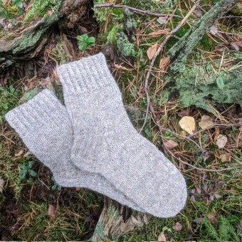 Chiengora (Collie) socks in different sizes /handknitted dog hair socks/ dog + sheep wool socks/light grey socks/ rustic socks/itchy socks